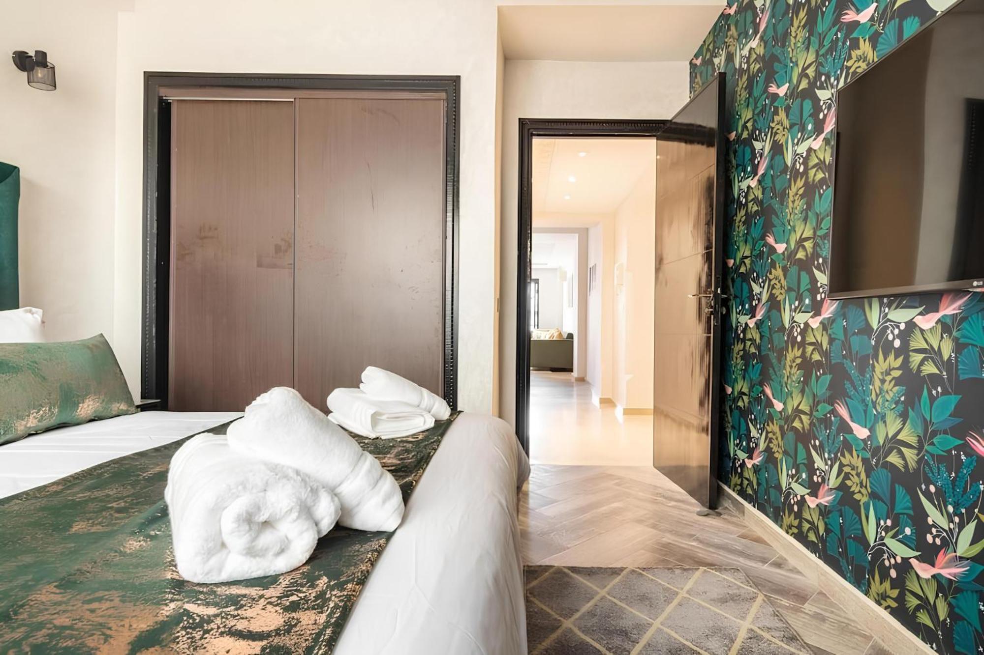 C-Appartement De Luxe Plein Centre De Gueliz Avec Piscine Parking Wifi Netflix Marrakesh Eksteriør billede