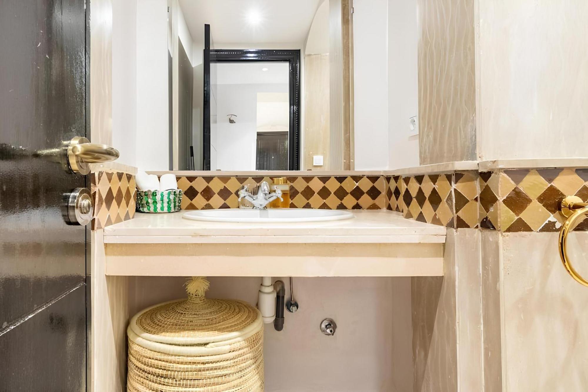 C-Appartement De Luxe Plein Centre De Gueliz Avec Piscine Parking Wifi Netflix Marrakesh Eksteriør billede
