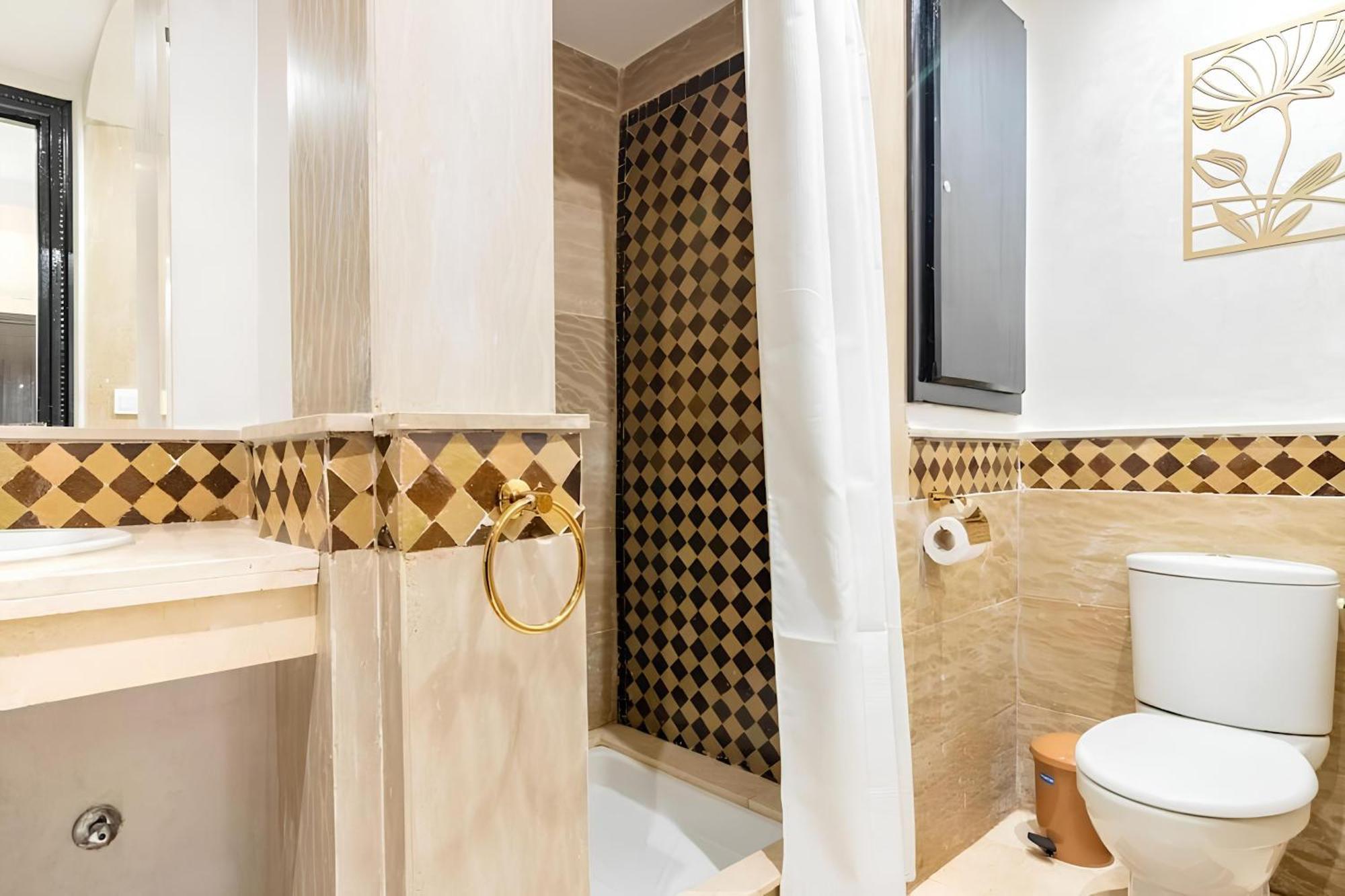 C-Appartement De Luxe Plein Centre De Gueliz Avec Piscine Parking Wifi Netflix Marrakesh Eksteriør billede